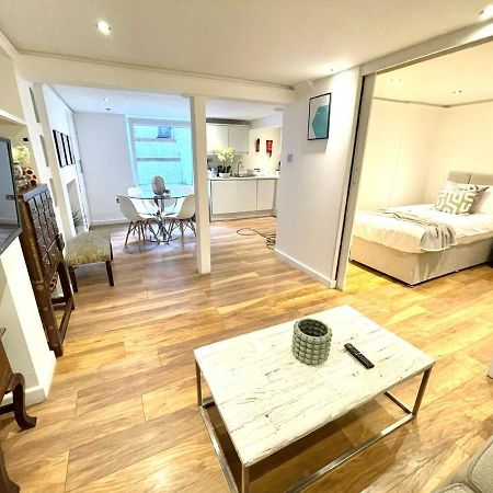 Historical Building / Cozy Basement Apt / Central CBG エクステリア 写真